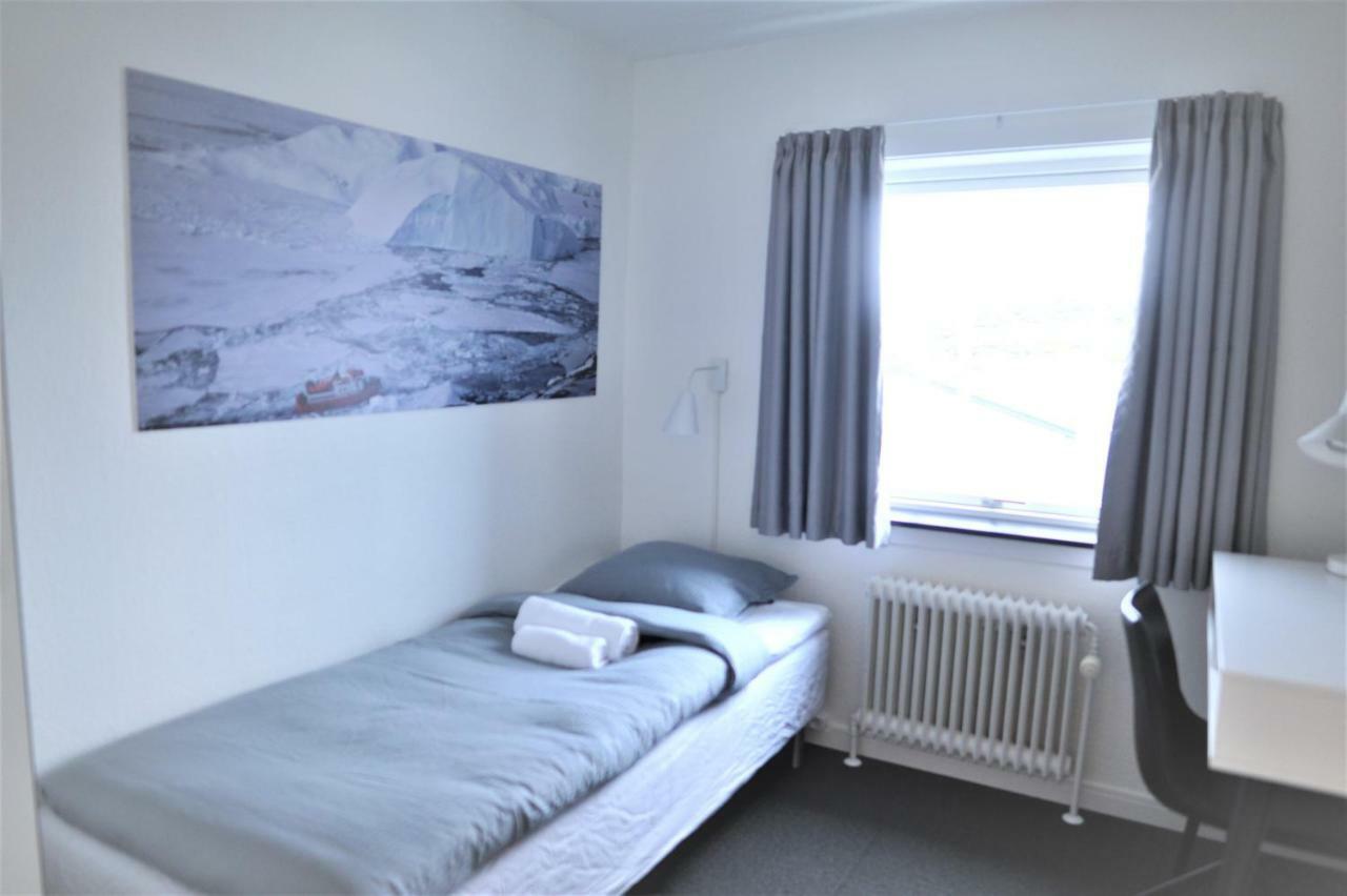 Nuuk City Hostel Экстерьер фото